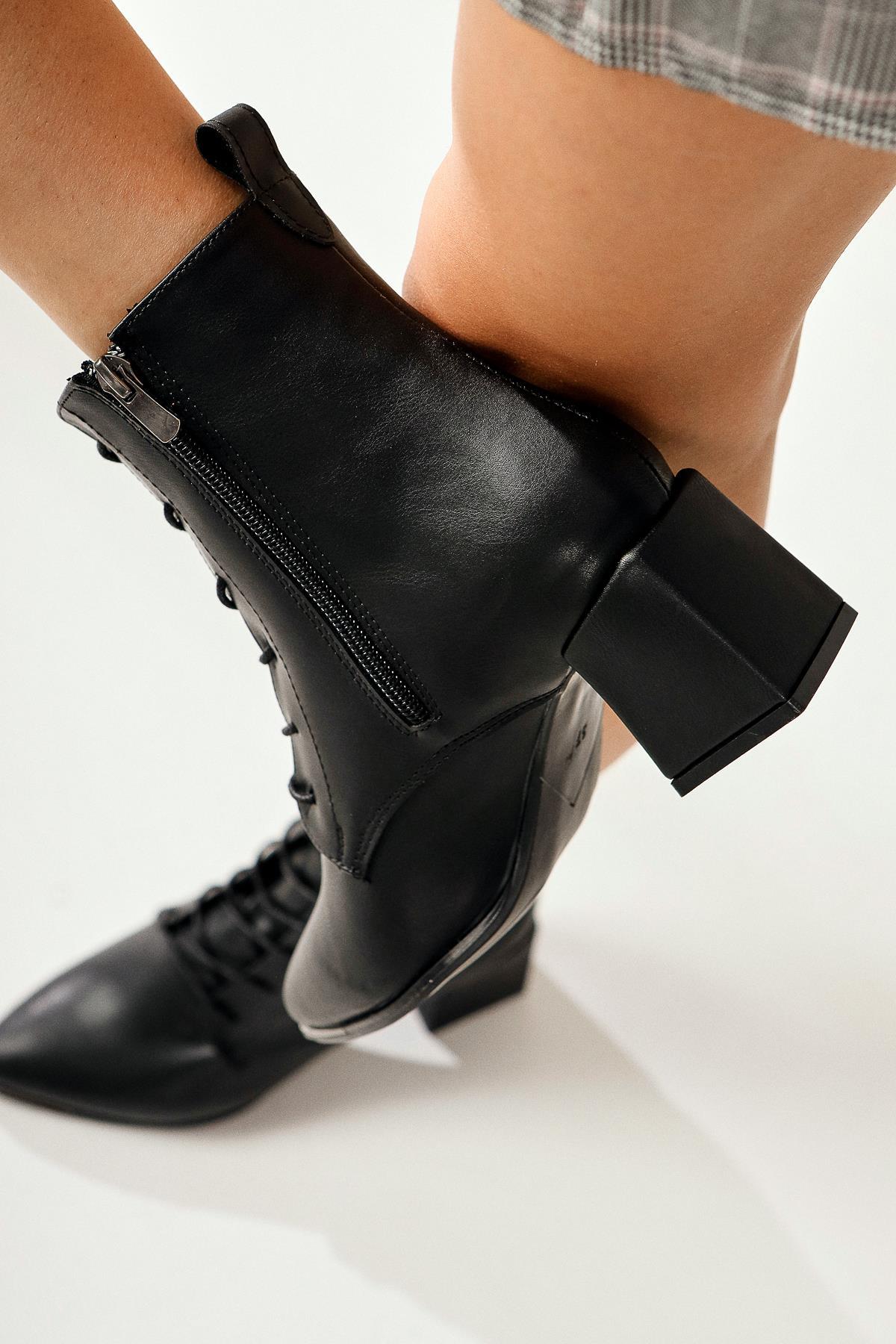 Kalaya Black Pointed Toe Zippered Heeled Boots