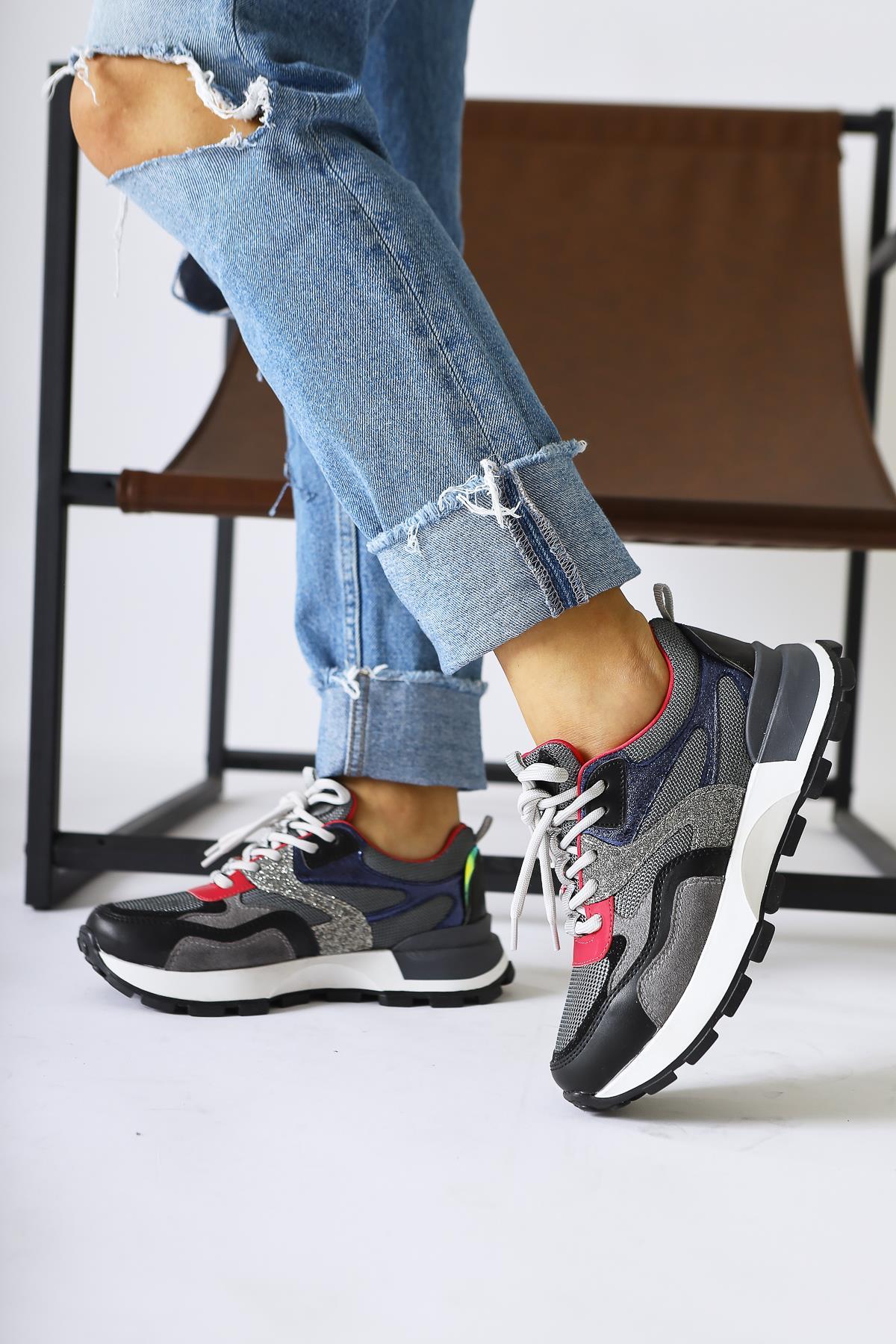 Netta Schwarze Mesh-Detail Schnürsneaker