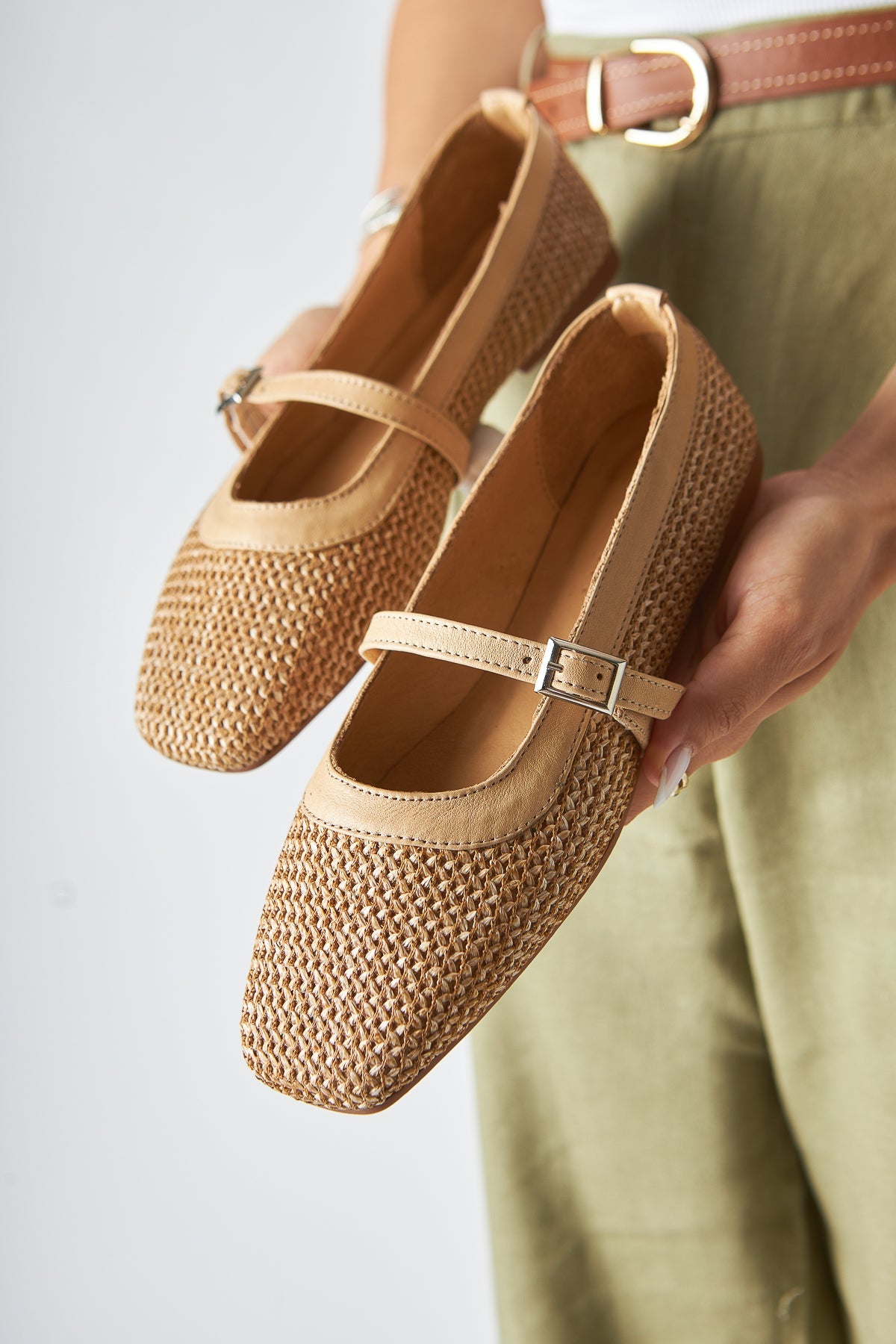 Remza Damen Ballerina mit Schnalle, Bequemer Alltagsschuh, Strohgewebte Textur