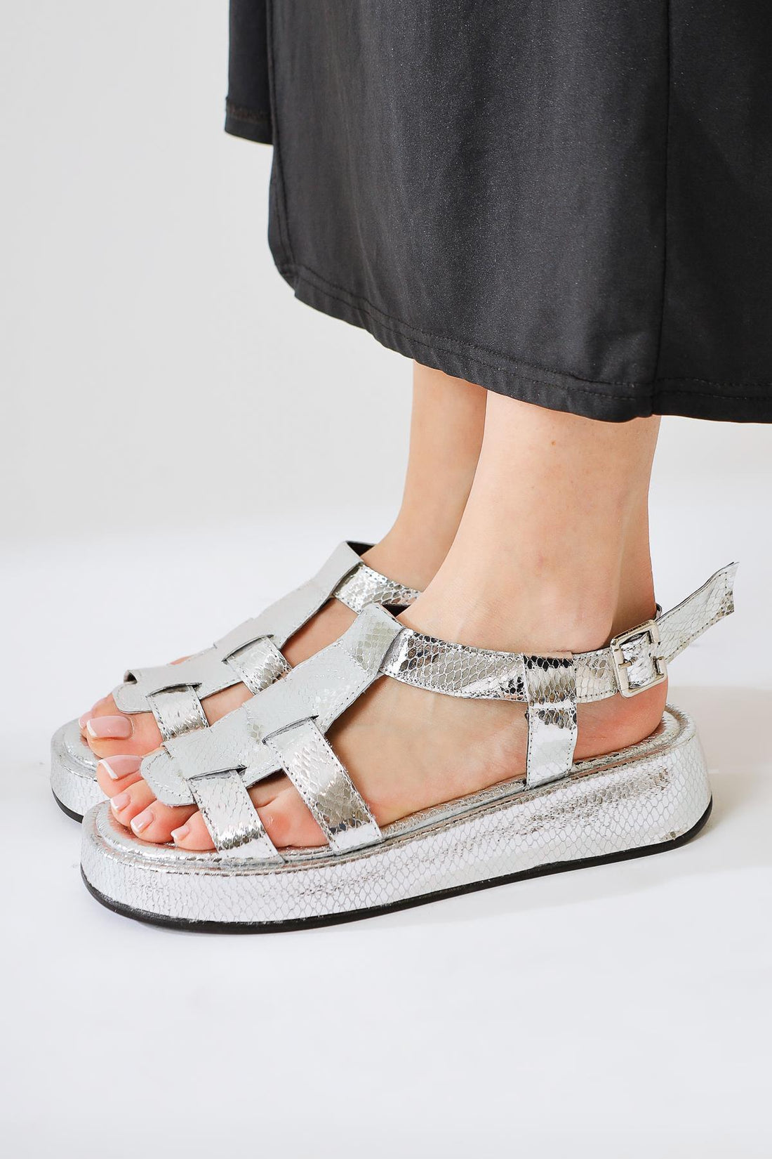 Tracey Silberne Gürtel Sandalen mit dicker Sohle