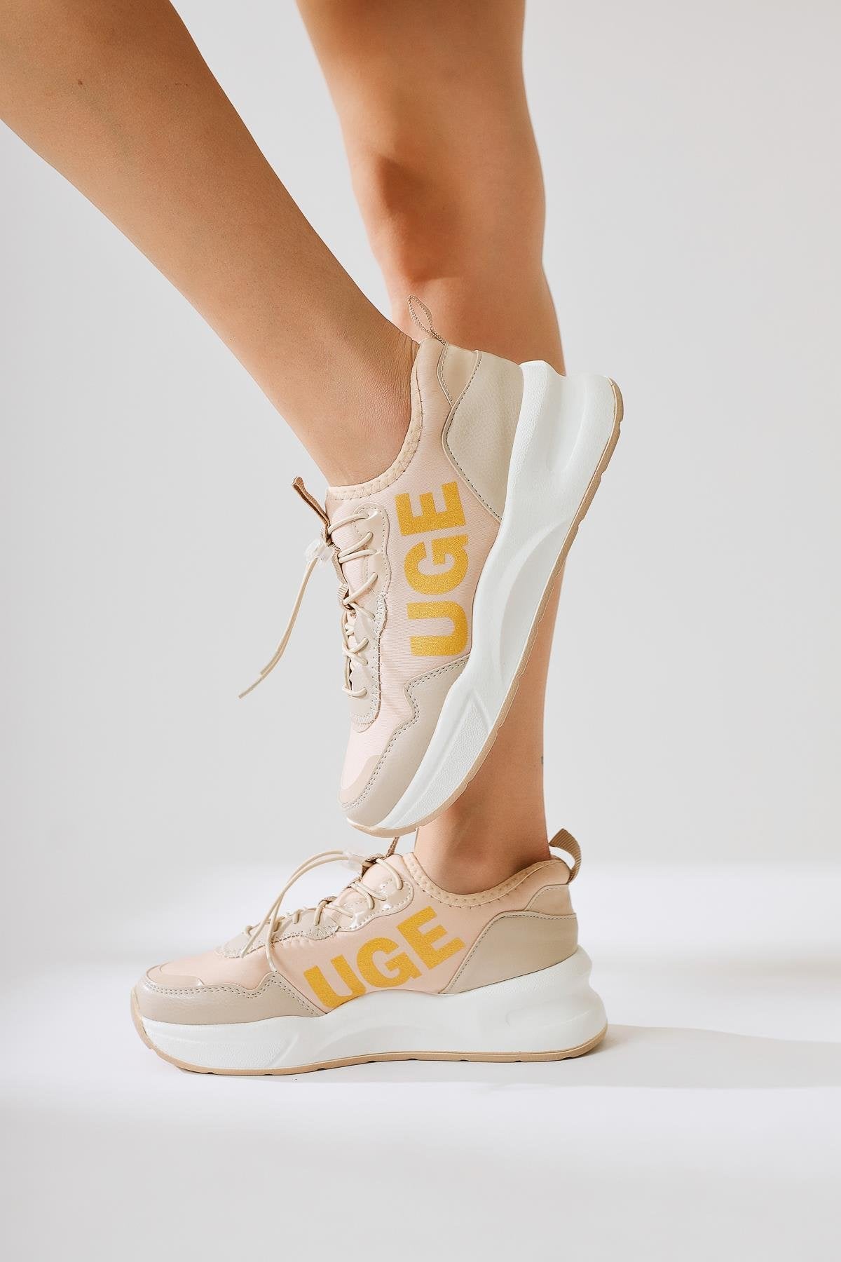 Mintra Nude Scuba Stoff Sneakers