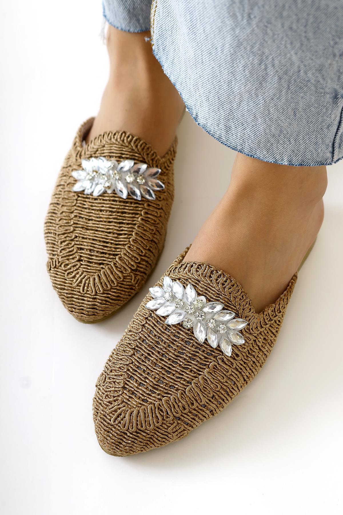 Marlina Mink Buckle Detailed Knitted Slippers