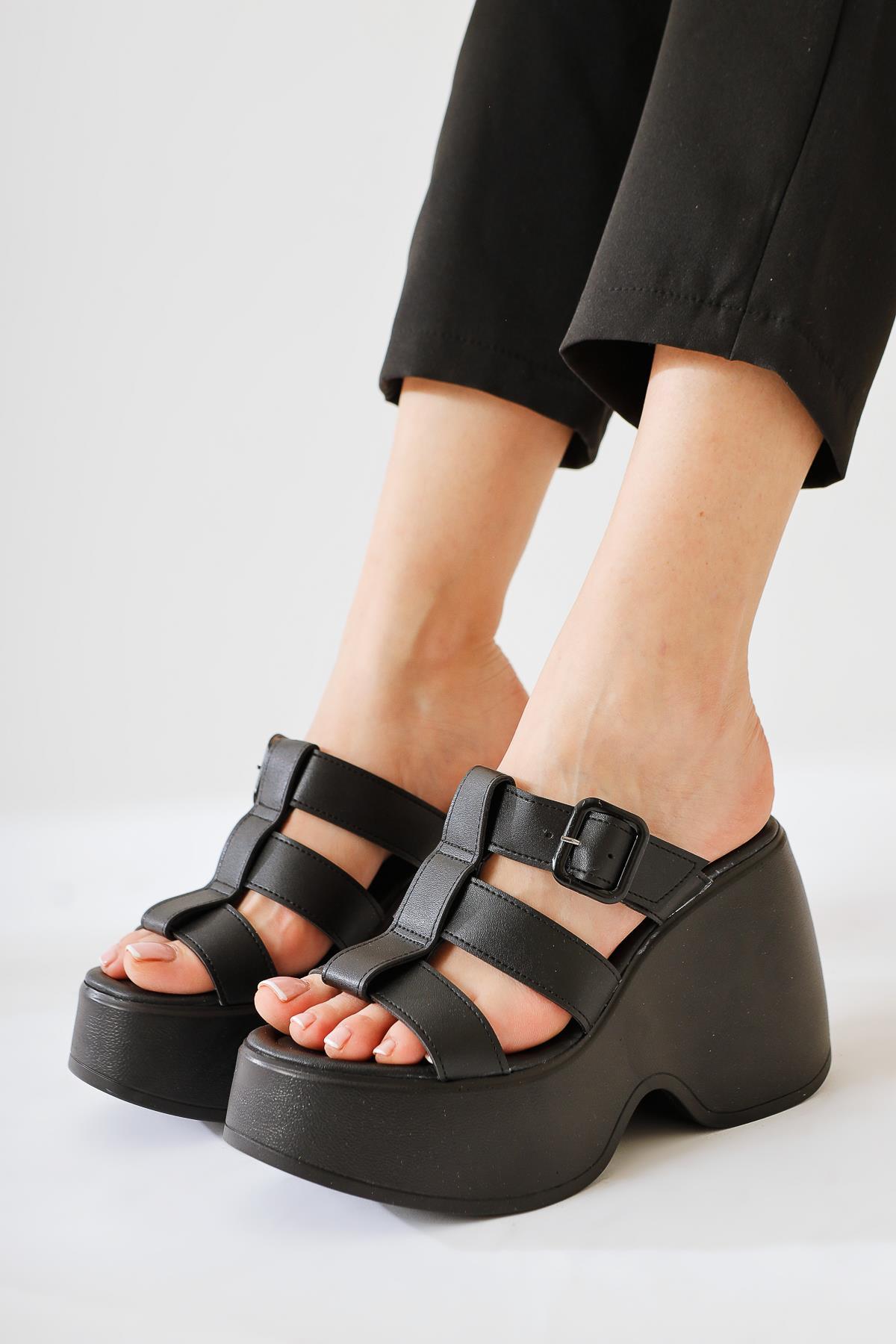 Sangita Black Three-Striped Platform Slippers