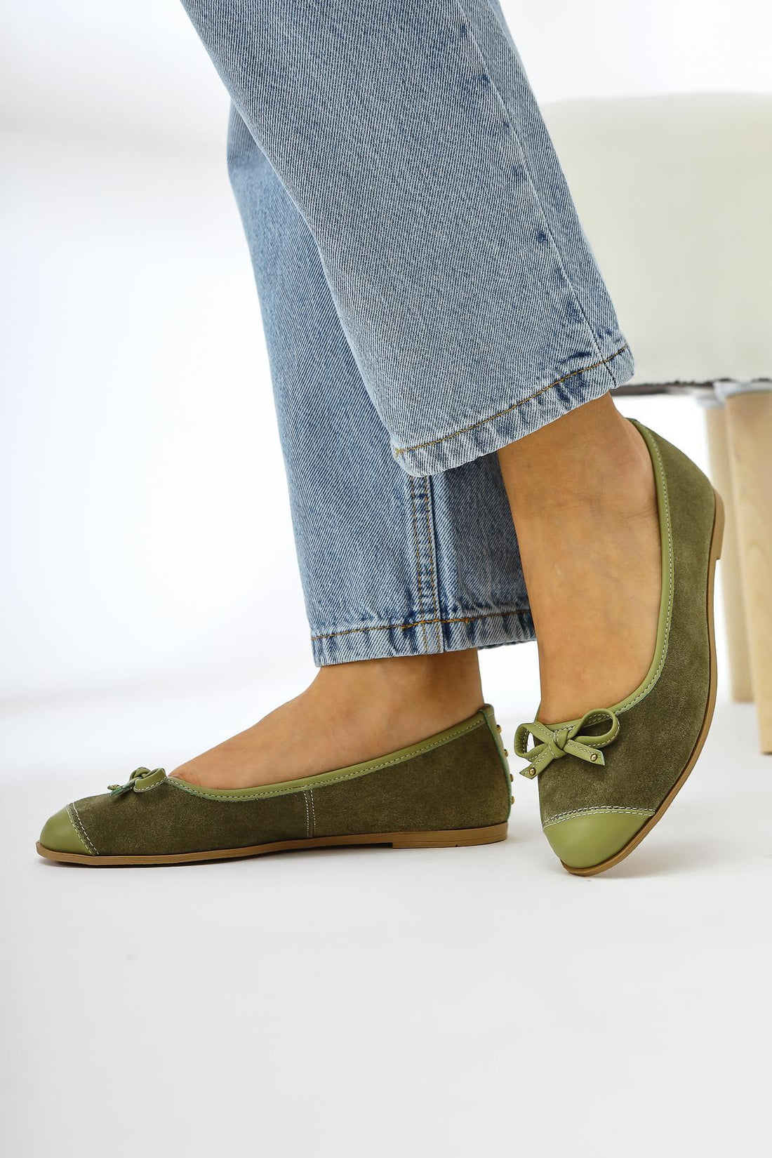 Echtes Leder Alfreda Khaki Wildleder Detailierte Schleife Damen Ballerinas