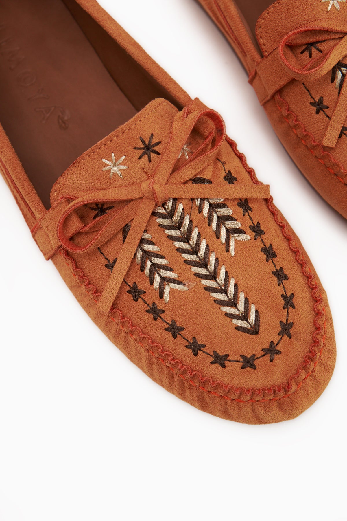 Darya Turuncu Süet Nakışlı Makosen Ayakkabı Kadın Loafer