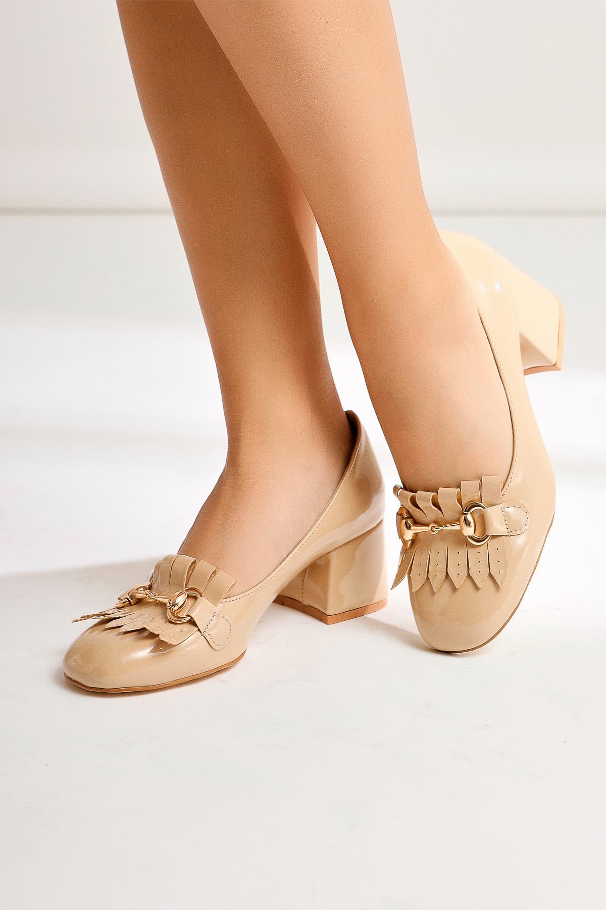 Anne-Caroline Beige Patent Leather Buckle Detailed Low Heel Shoes