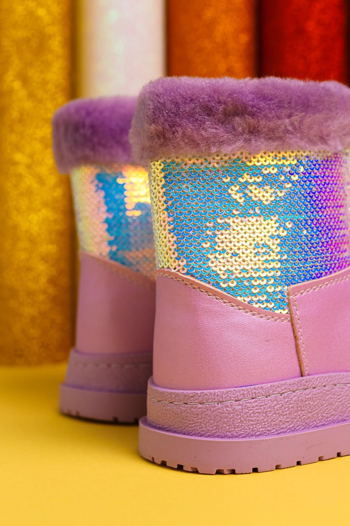 Hanne – Lila Stiefelette mit Pailletten und veganem Fellfutter (Kinder)