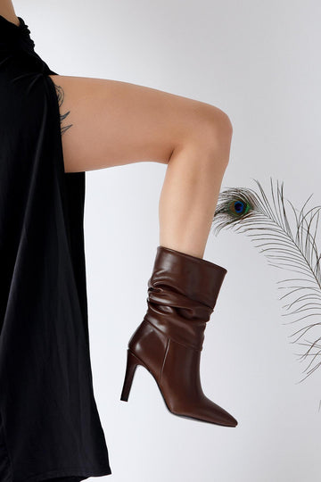 Wilma – Brown Gusseted Slim-Heel Boot (Women)