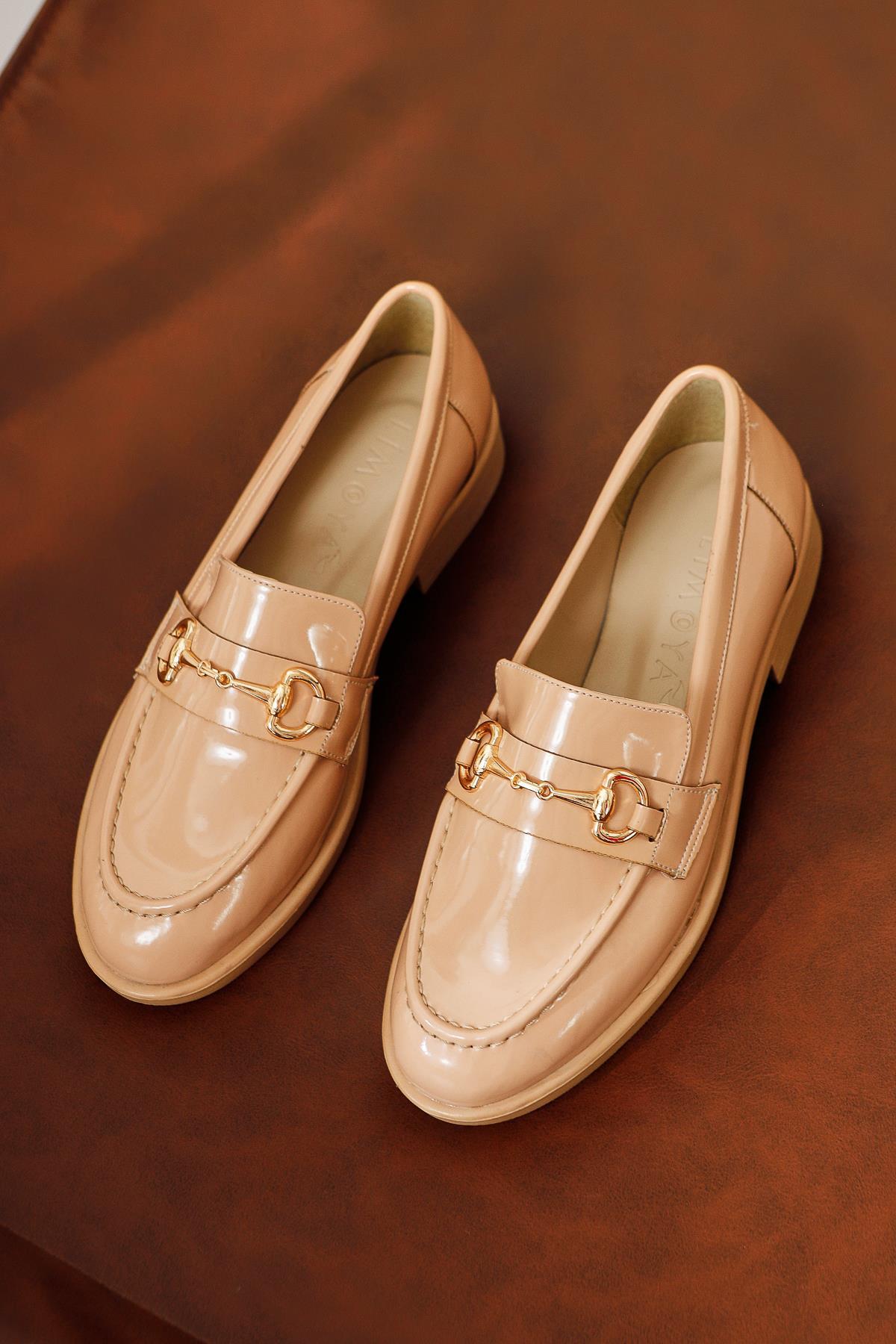 Lise Lott Salmon Patent Leather Buckle Detailed Casual Shoes
