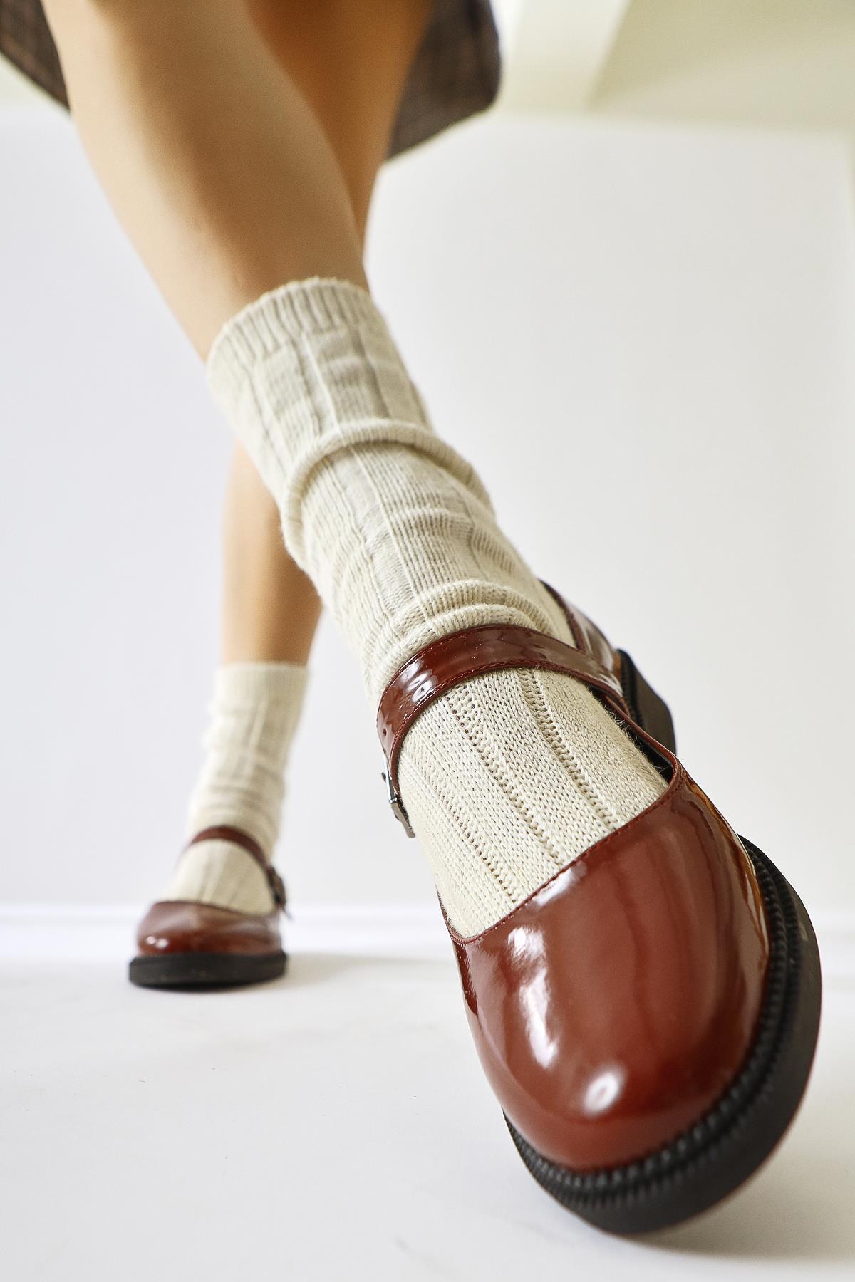 Vivy Burgunder Lackleder Runde Zehe Einzelriemen Alltagsschuhe