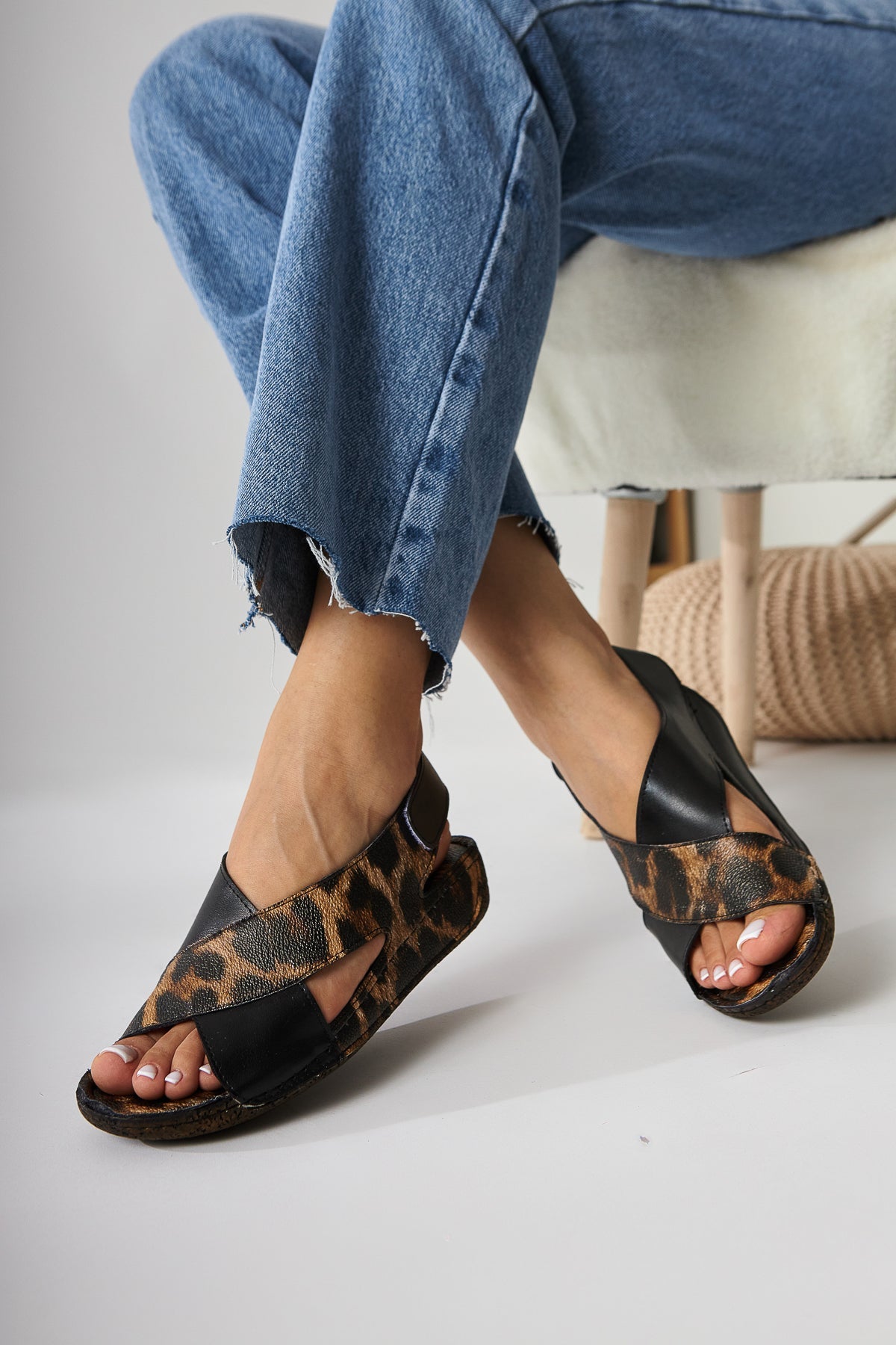 Margit Leoparddruck Kreuzriemen Damen Komfort Sandalen