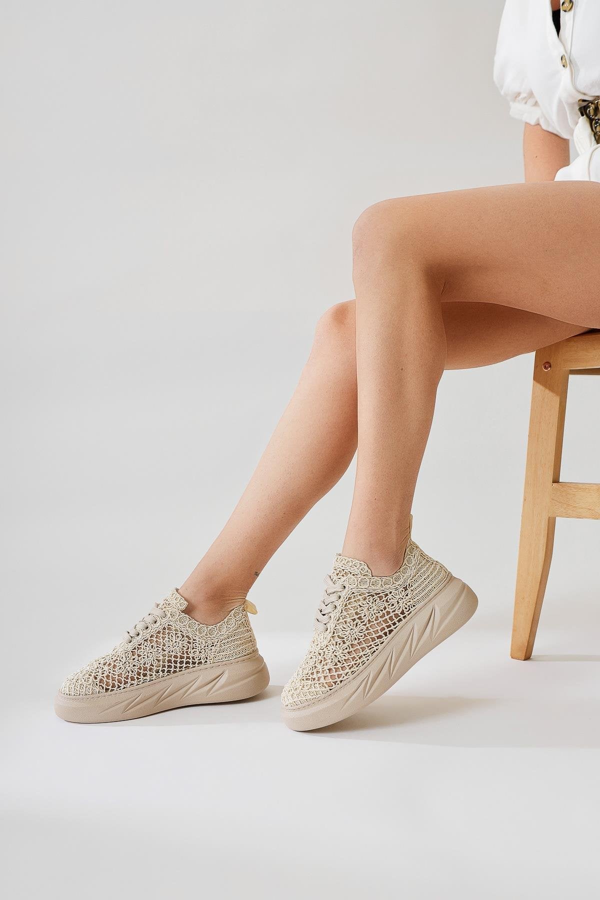 Anete Ten Knit Floral Embroidered Lace-Up Sneakers