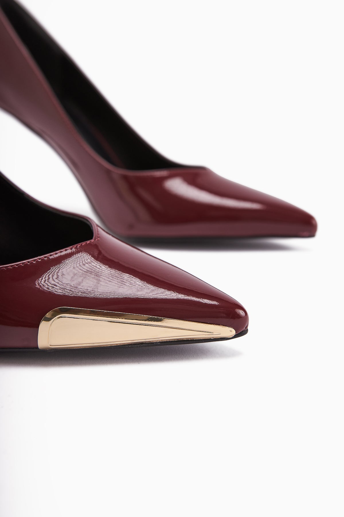 Lula Bordo Patent Leather Metal Buckled Pointed Toe Women's Heels