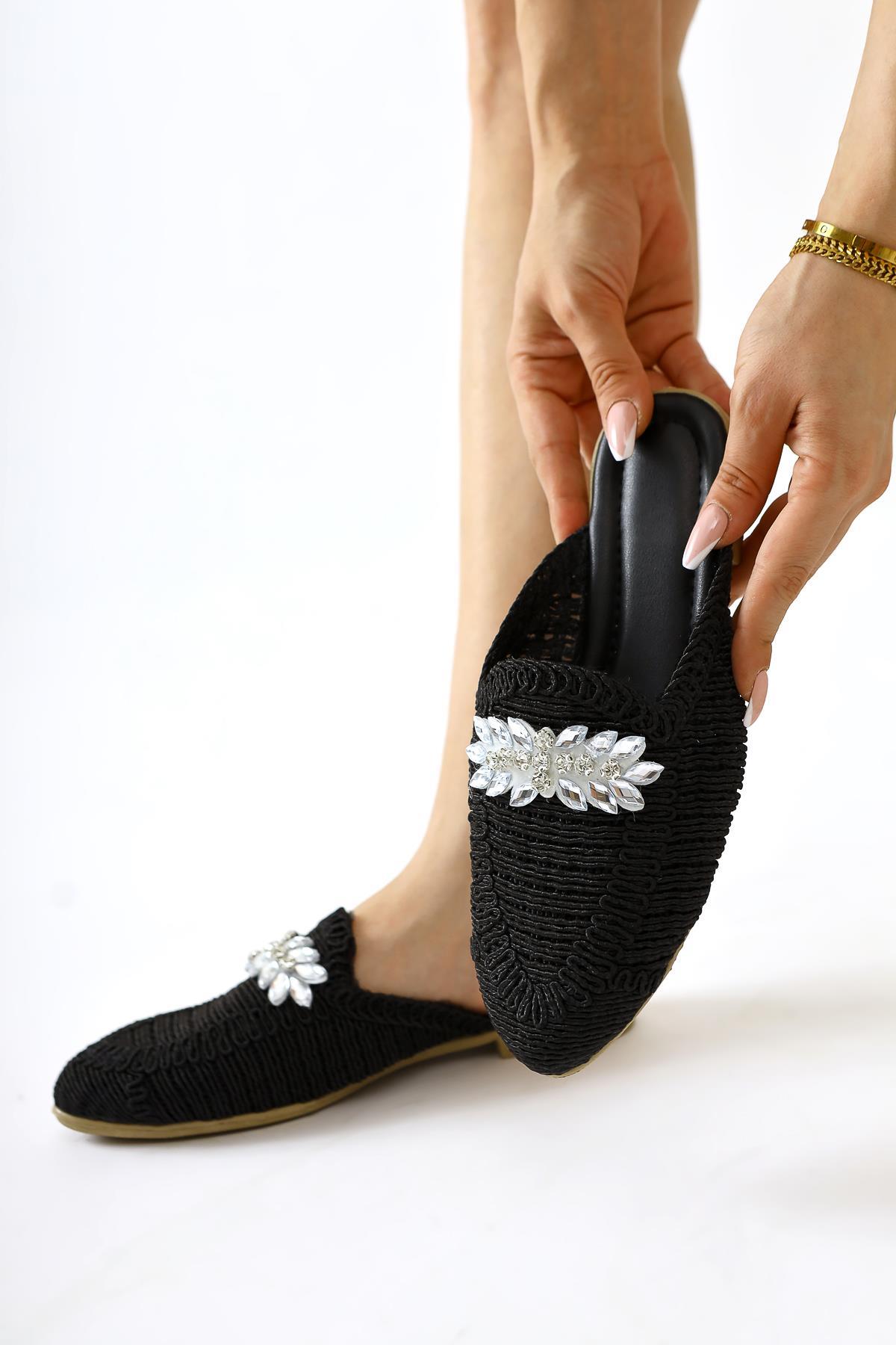 Marlina Black Buckle Detailed Knitted Slippers